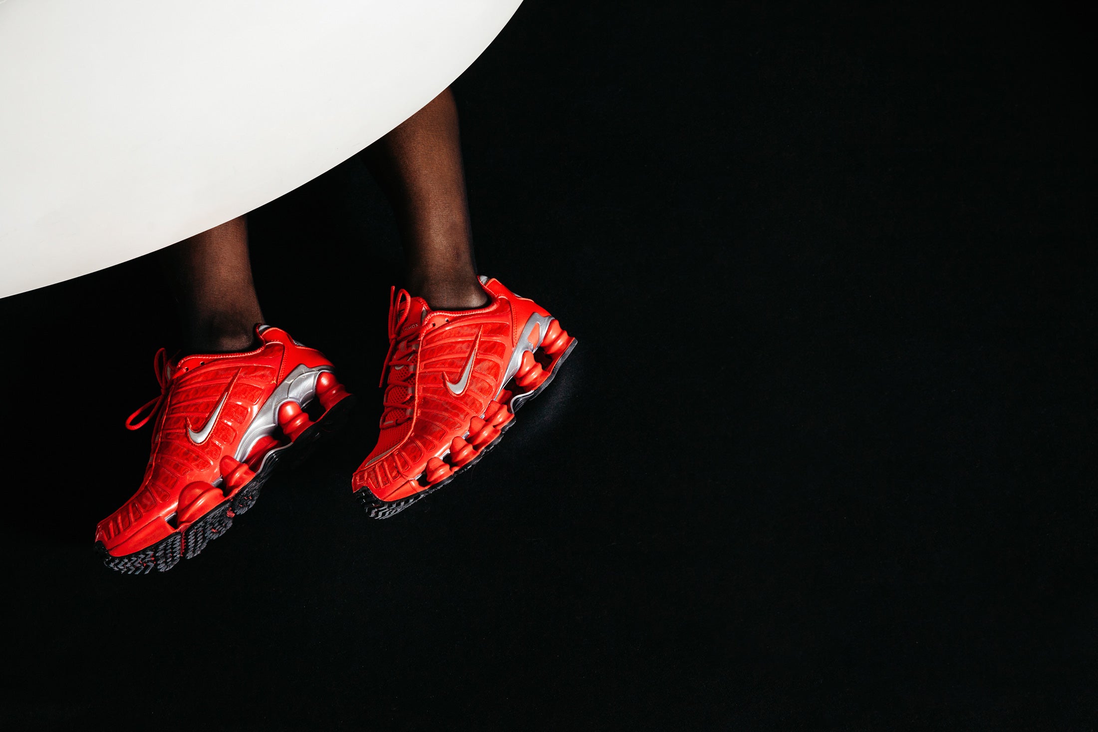 THE NEXT DOOR présente Nike Shox R4 & Total