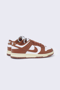 W Dunk Low