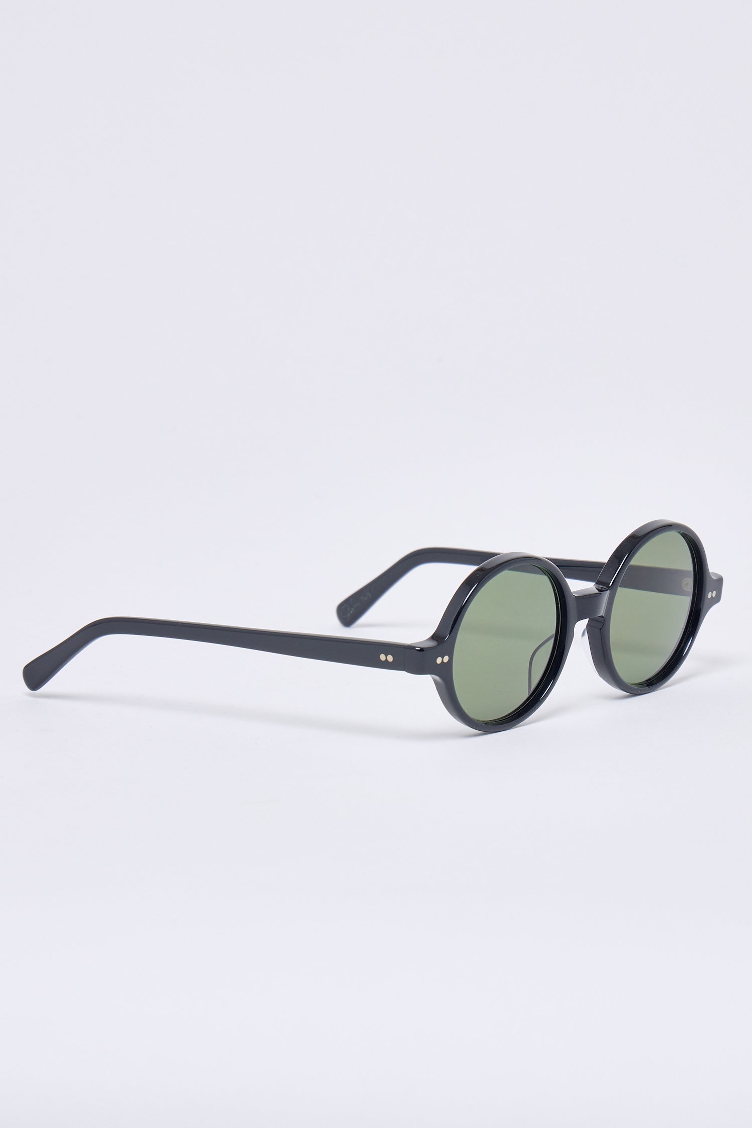 T-Round 46 (Black / Green)