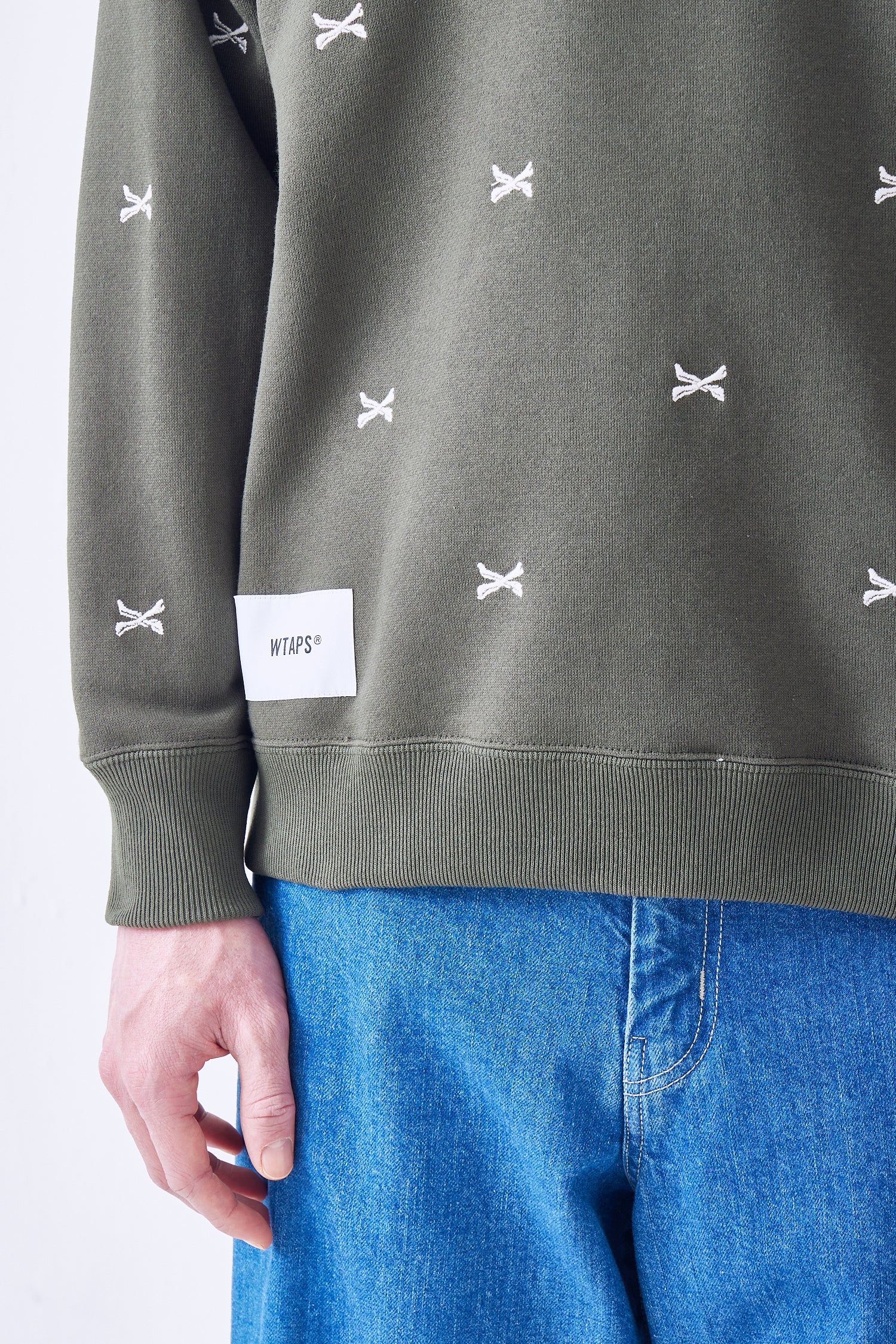 Acne / Sweater